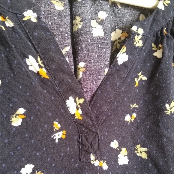 Floral navy blouse - Picture 4 of 5